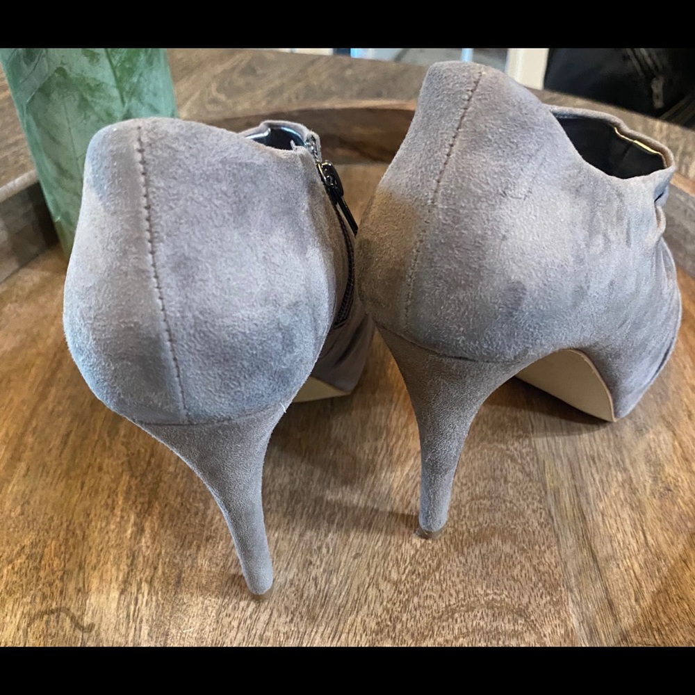 Suede Peep 👀 Toe Raunch Grey Bootie - Picture 8 of 11